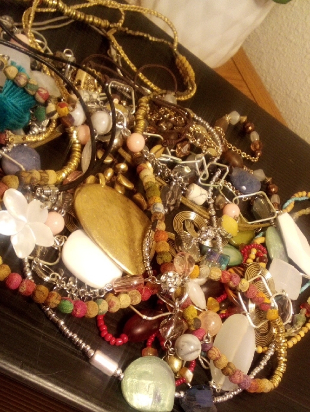 Miscellaneous Necklaces and Jewelry - Women’s - Picture 2 of 6